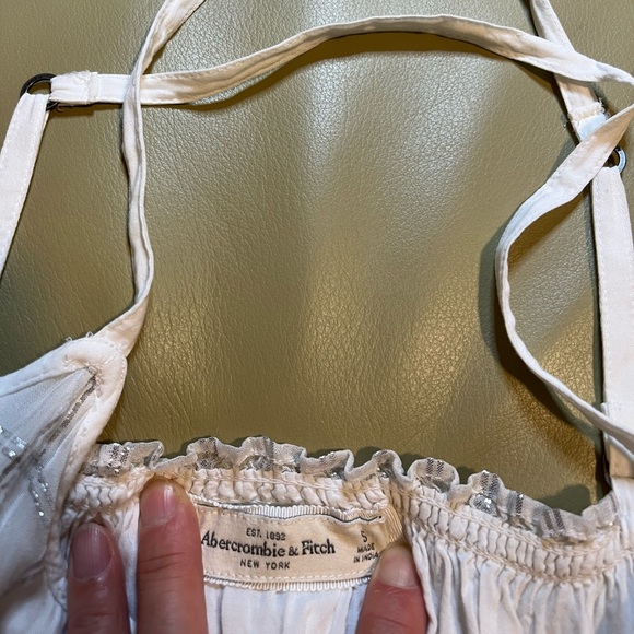 Small full lined spaghetti stripes top with metallic decorative line. - Picture 4 of 4